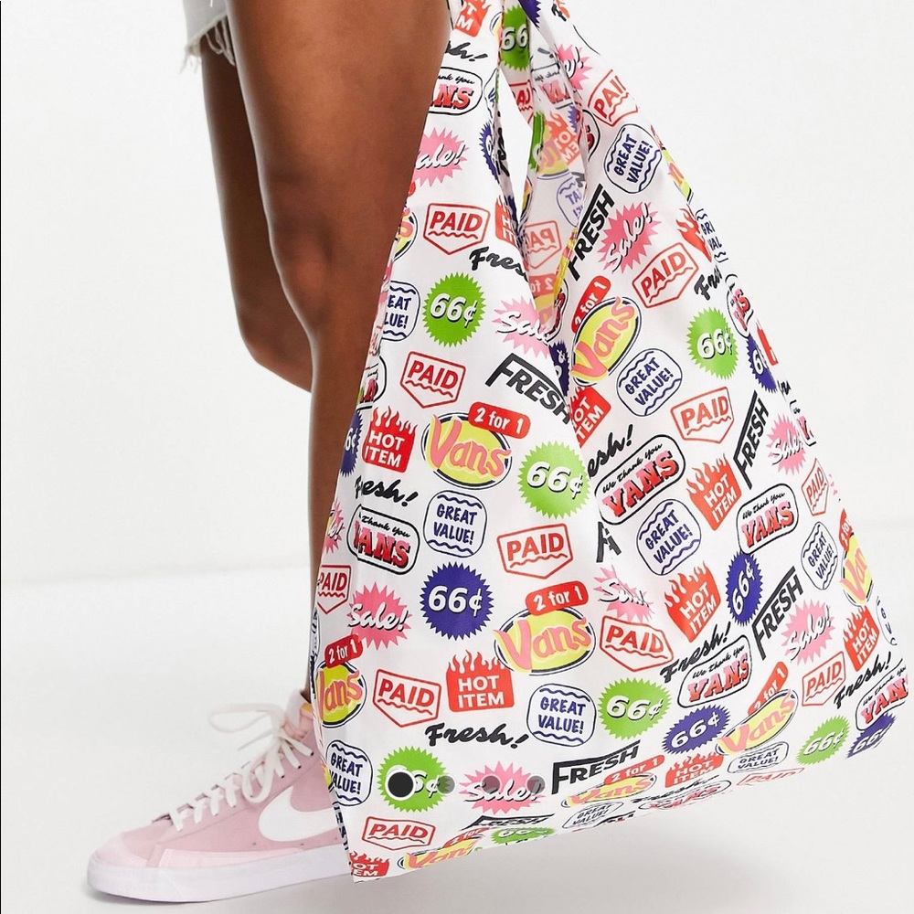 Vans totes